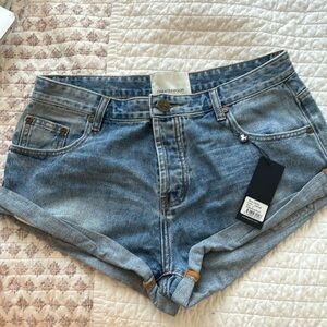 One Teaspoon low rise Jean shorts. Size 27 & color is Cobaine